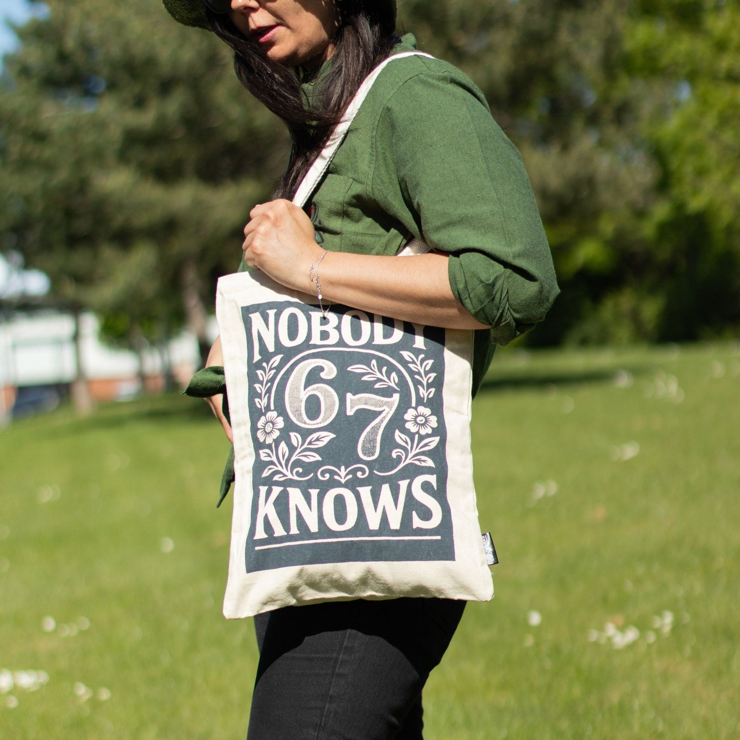 Nomad Sari Iconic Toni Tote Bag – Nobody Knows 67 – Naturel 10oz