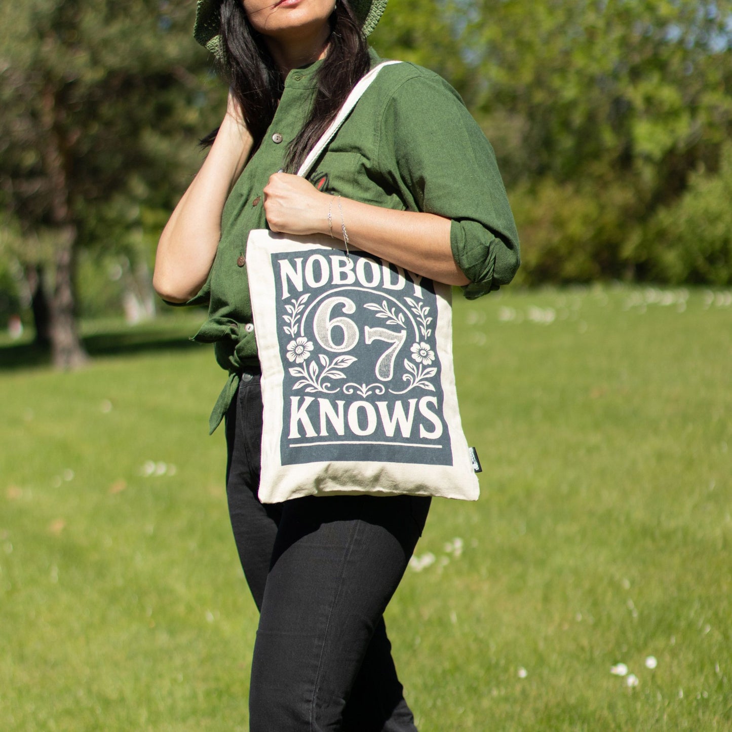 Nomad Sari Iconic Toni Tote Bag – Nobody Knows 67 – Naturel 10oz