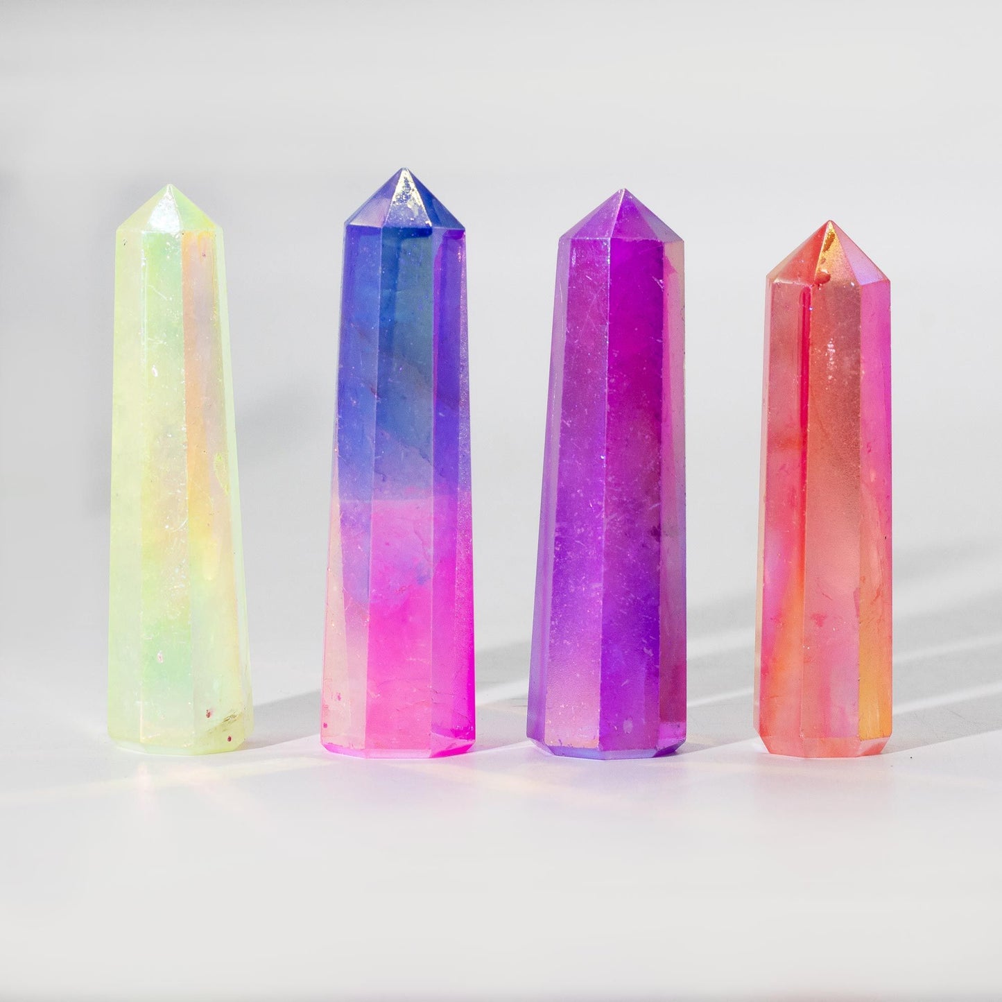 Edelstenen Obelisk – Aurora Kristalkwarts – Roze & Blauw – ca. 9cm