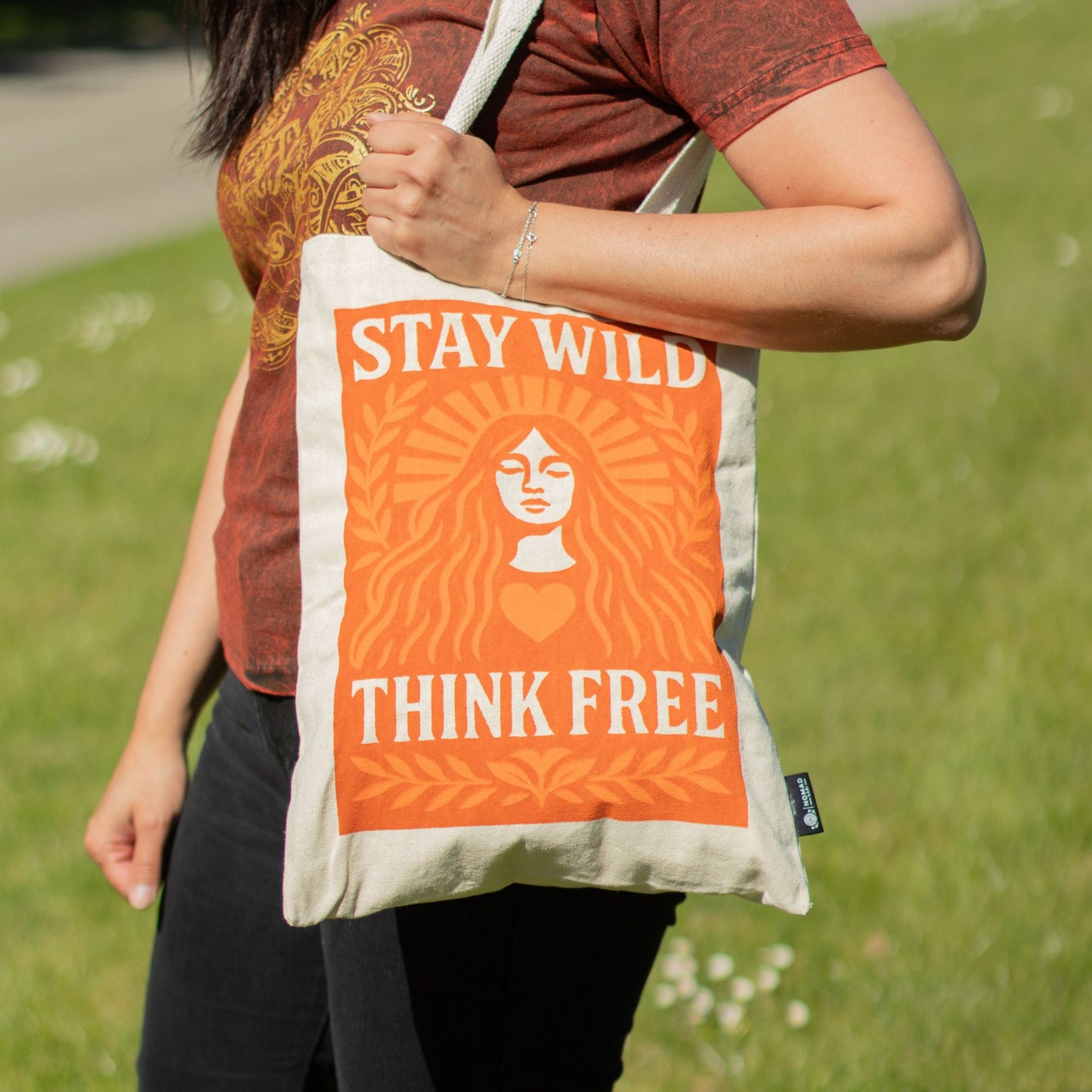 Nomad Sari Iconic Toni Tote Bag – Stay Wild – Naturel 10oz