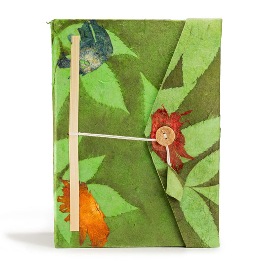 Lokta Bold Floral Notitieboek Groot (21x15cm) – 45 pagina's – incl. boekenlegger – Mosgroen