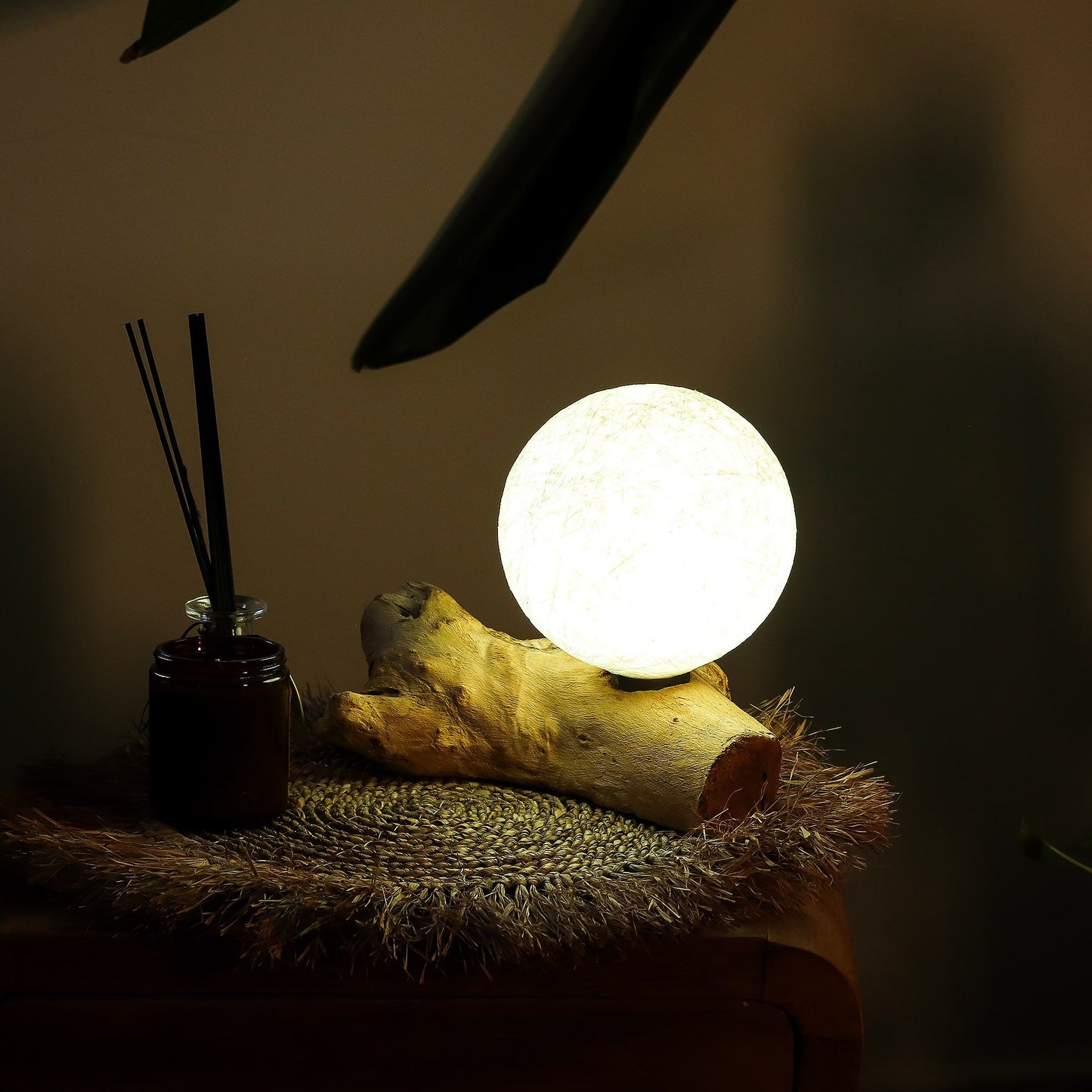 DriftGlow Lamp – Amber Craquelé Kap | Drijfhout Basis