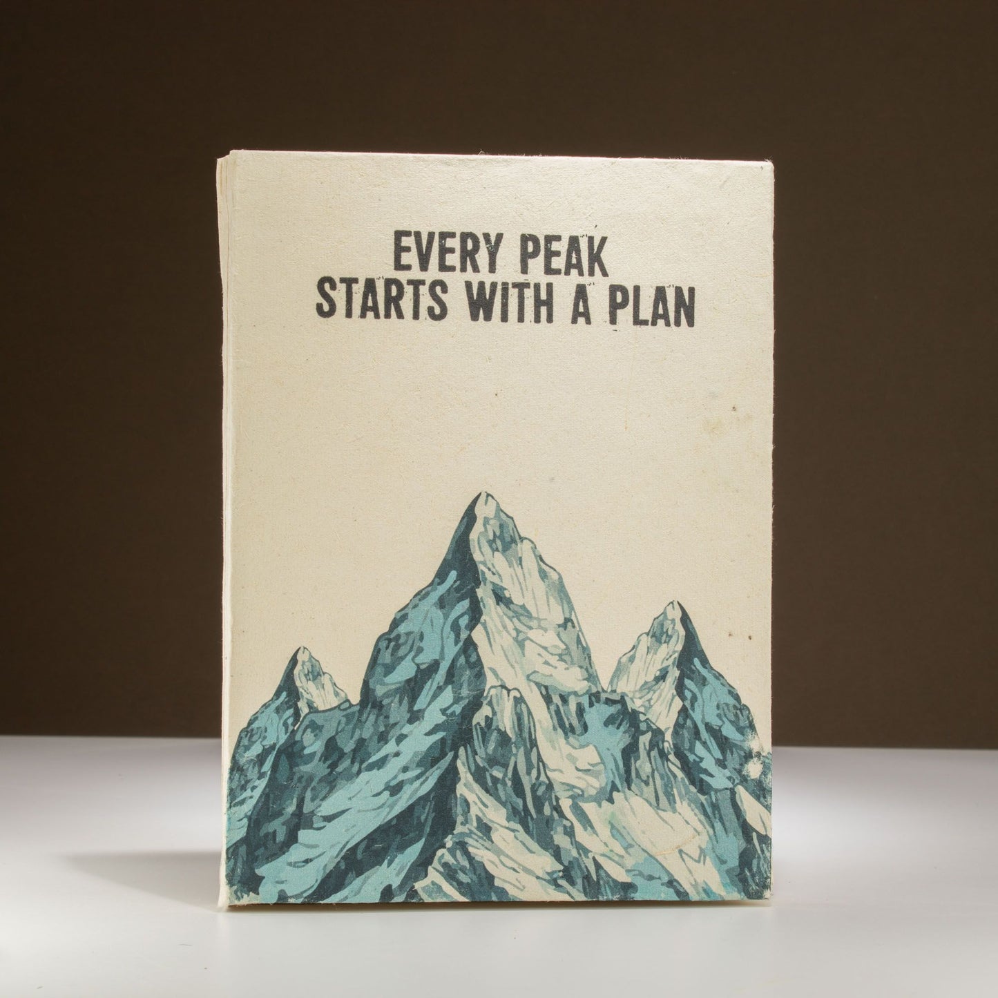 Lokta Inspiratie Notitieboek Groot (21x15cm) – 45 pagina’s – Every Peak – incl. boekenlegger