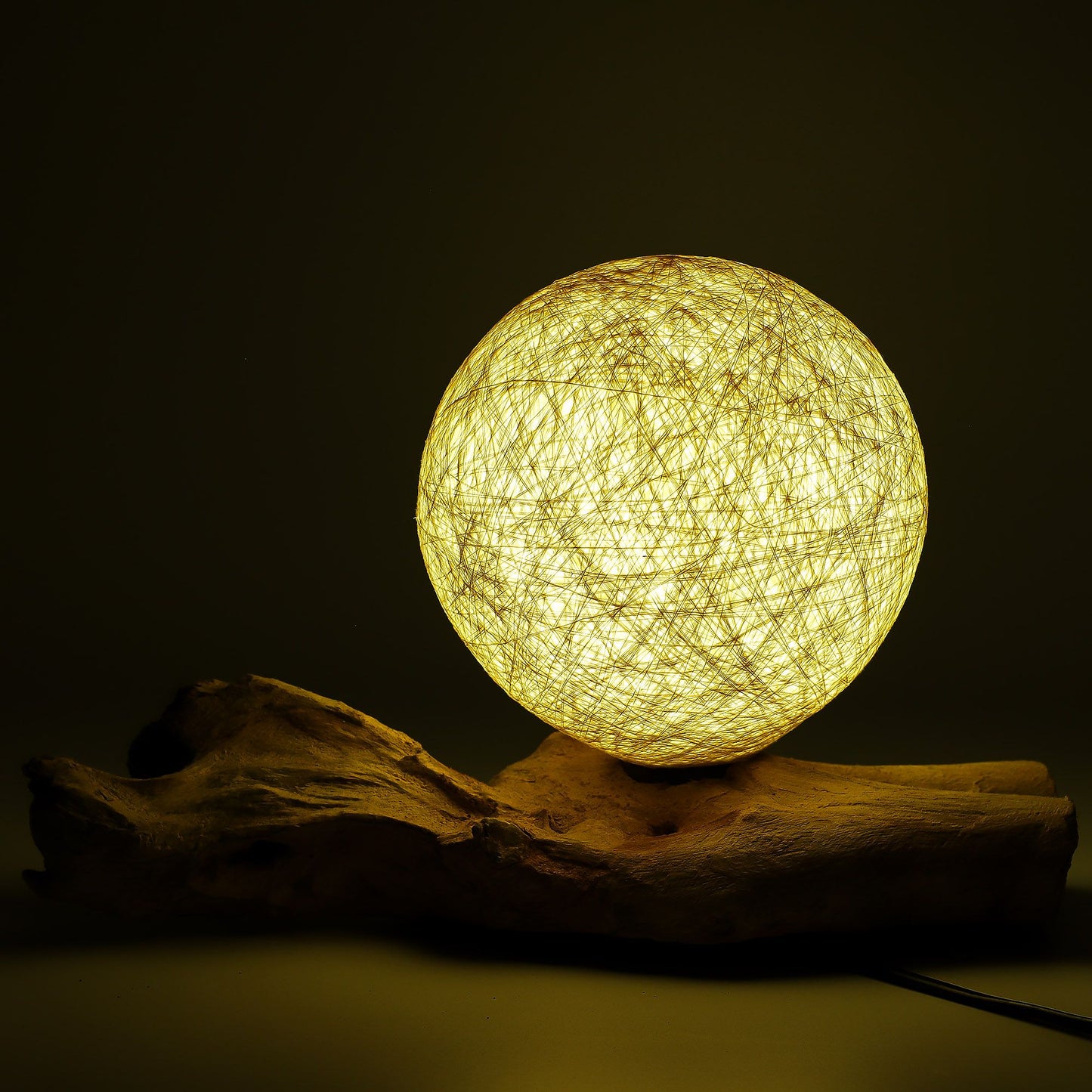 DriftGlow Lamp – Crème Katoenwrap Kap | Drijfhout Basis