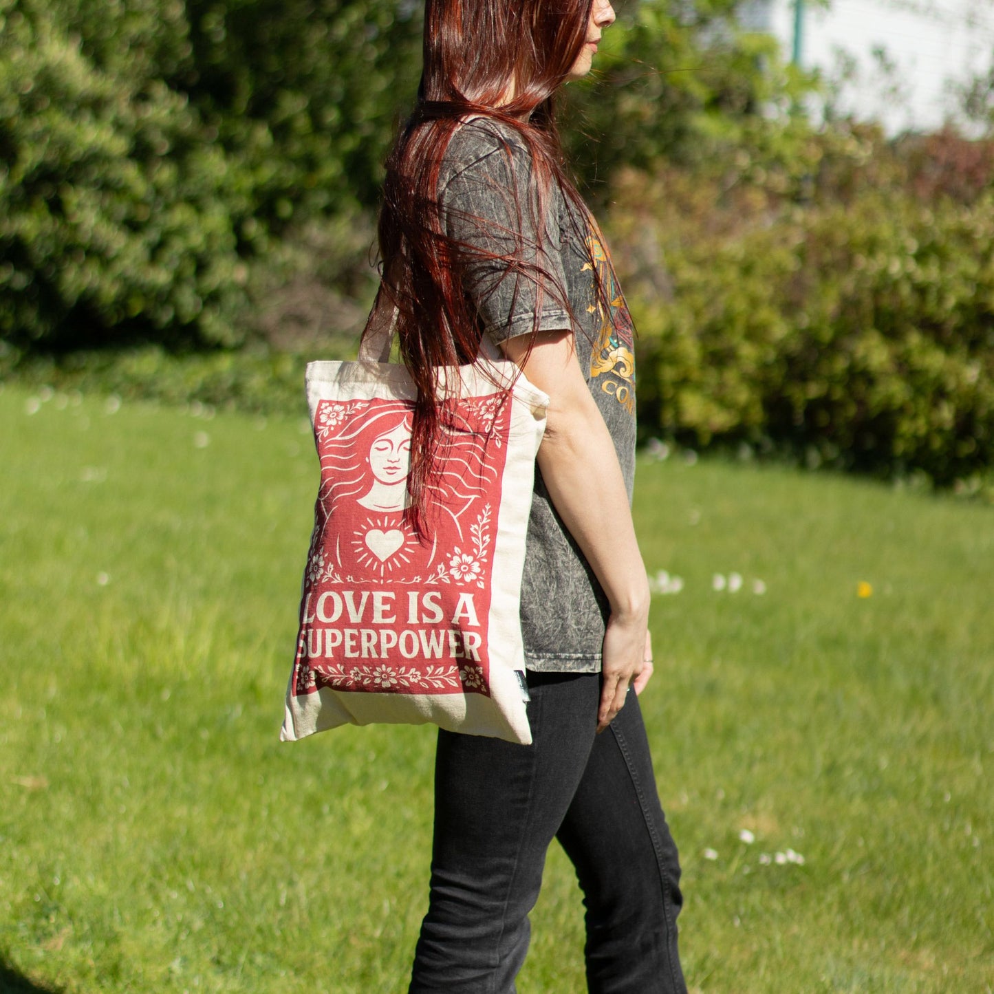 Nomad Sari Iconic Toni Tote Bag – Love is a Super Power – Naturel 10oz