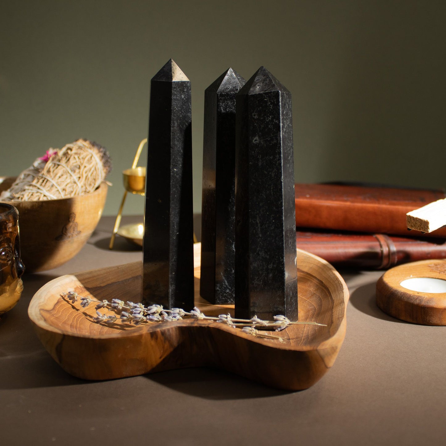 Zwarte Toermalijn Obelisk Punt – Zes Vlakken (ca. 17 cm)