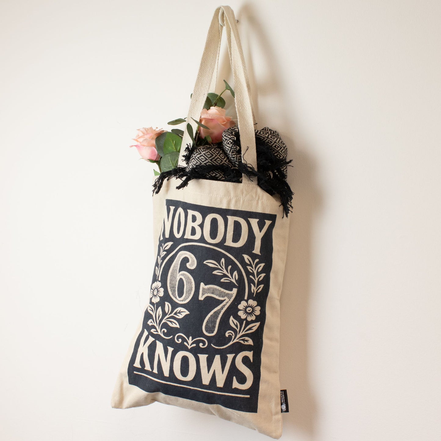 Nomad Sari Iconic Toni Tote Bag – Nobody Knows 67 – Naturel 10oz