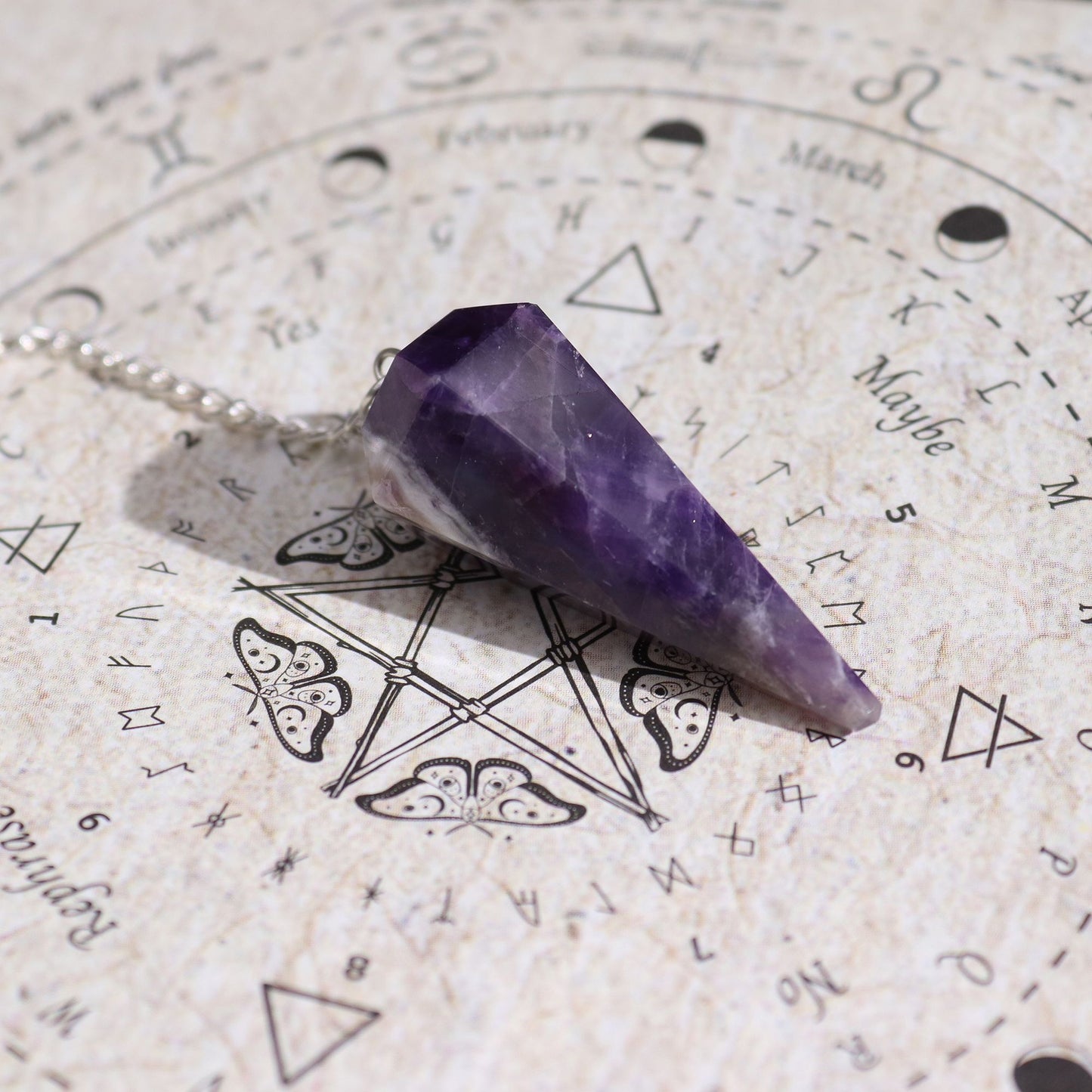 Ancient Witch Spell Wierook – Verleiding met Amethist Pendel