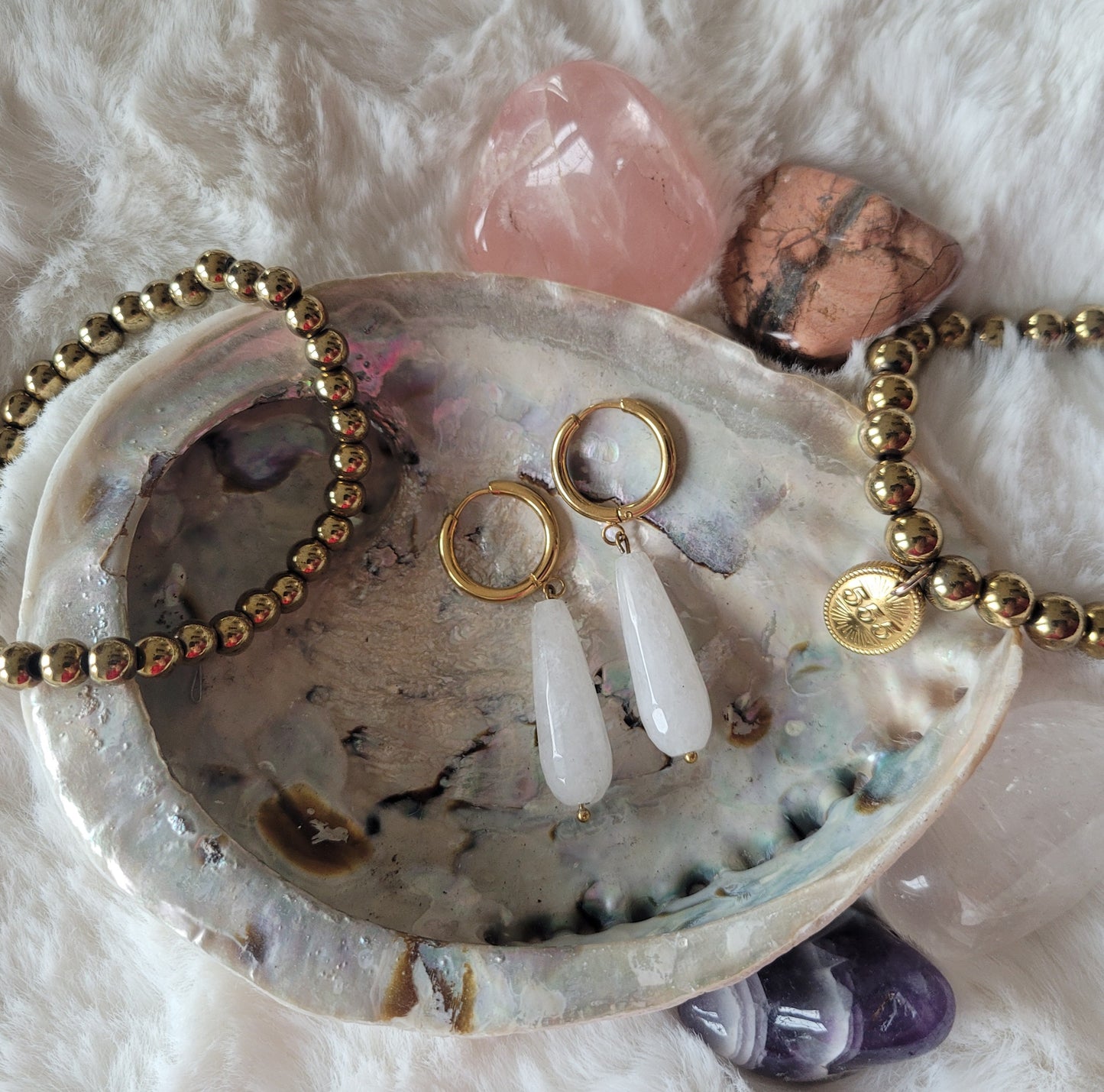 Oorbellen met Witte Jade – Natuurlijke Kracht en Balans